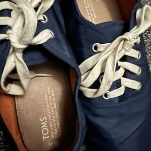 TOMS men casual shoes